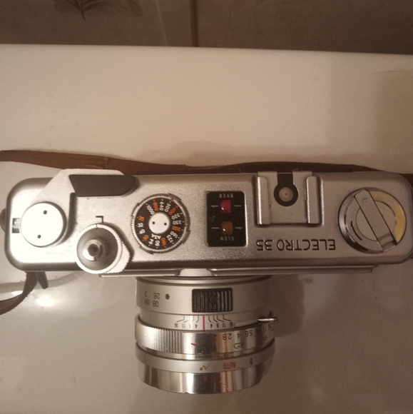 A camera - Picture 2 of 4